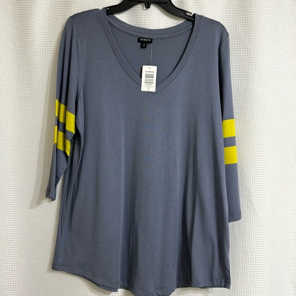 Torrid Tops - NWT Torrid V-Neck T Shirt. Size 0/L